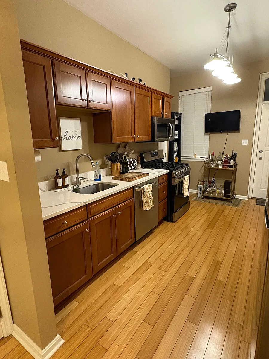 Updated kitchen w/beautiful quartz countertop - 5851 Pierce St