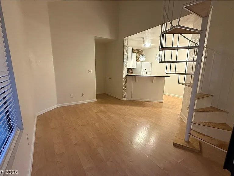 460 Elm Dr #204 — Photo 9
