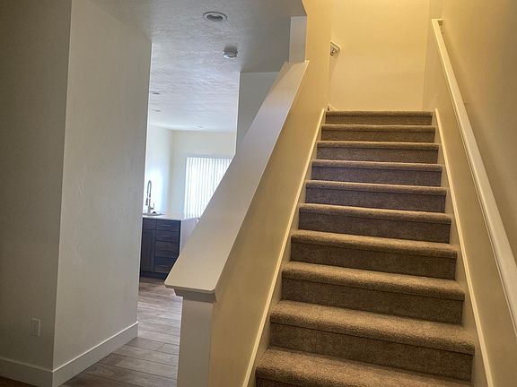 5th image of 864 Gleneagles Ct