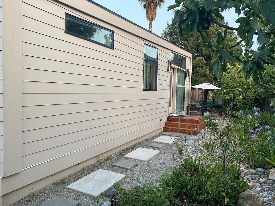 1st image of 2-6295 Radiant Dr #2