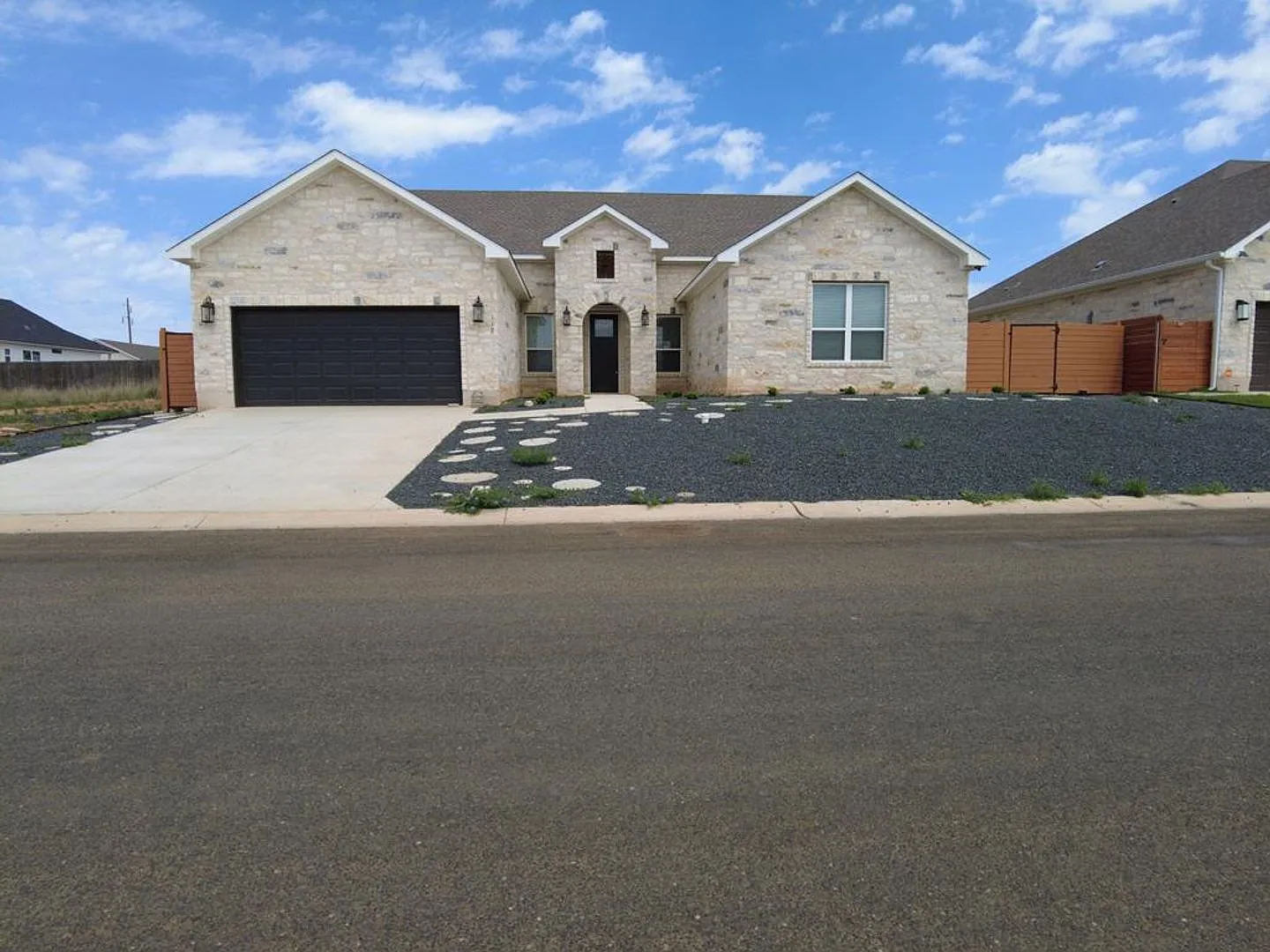 For Lease!! — Photo 1