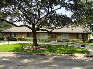3019 Broadmoor Dr, Sugar Land, TX 77478