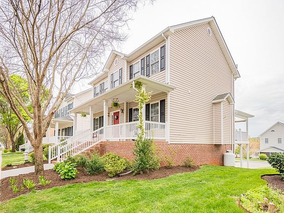 3rd image of 110 Wyndview Dr