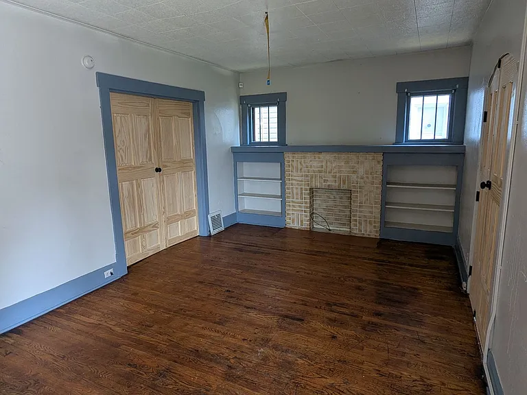 1371 Stark Ave SW — Photo 2