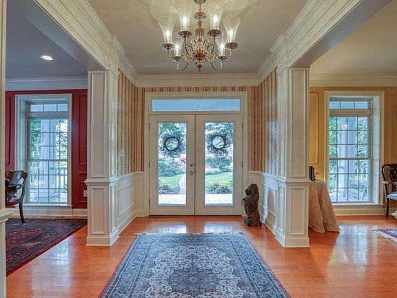3rd image of 380 Golf Trace Dr