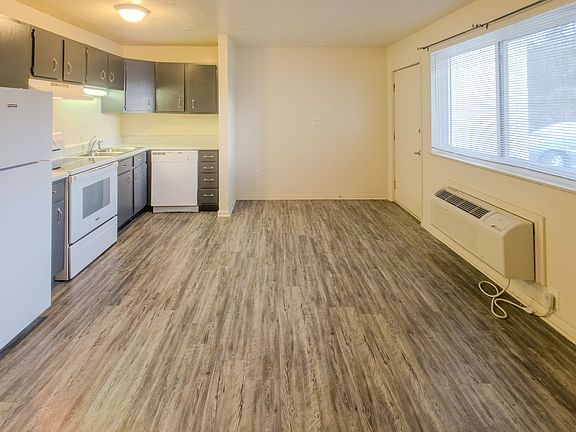 4th image of 1001 Flanders Ln APT 103