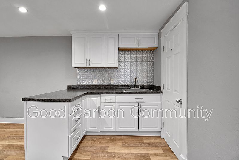 1st image of 328 Elmwood Ave APT 5