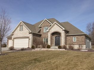 19902 Murray Hill Rd, Bloomington, IL 61705