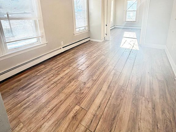 4th image of 255 W Ivy St #1