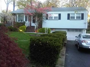 50 Bannehr St, Oakland, NJ 07436