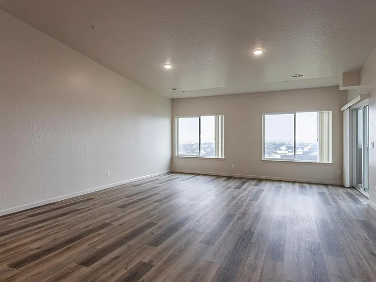 1456 sqft - Living Room