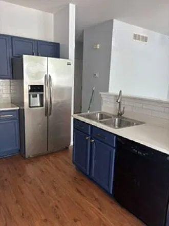 3 bed, 2.5 bath, 1440 sqft, $2,900 — Photo 3