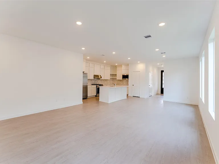 6671 Iron Clover Dr — Photo 11