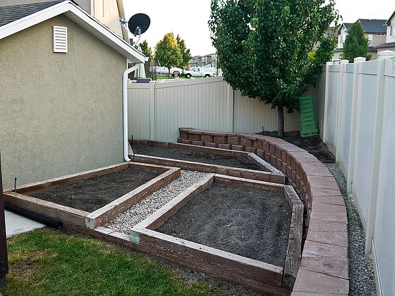 3rd image of 1984 N Trellis Pl