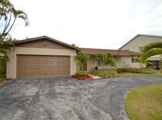 8261 SW 205th St, Cutler Bay, FL 33189