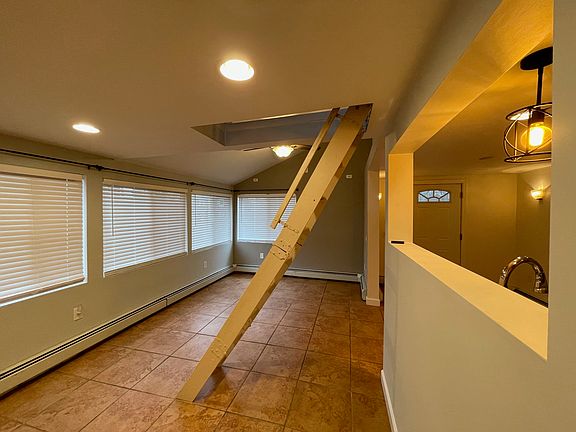 2nd image of 32 Sea View Dr