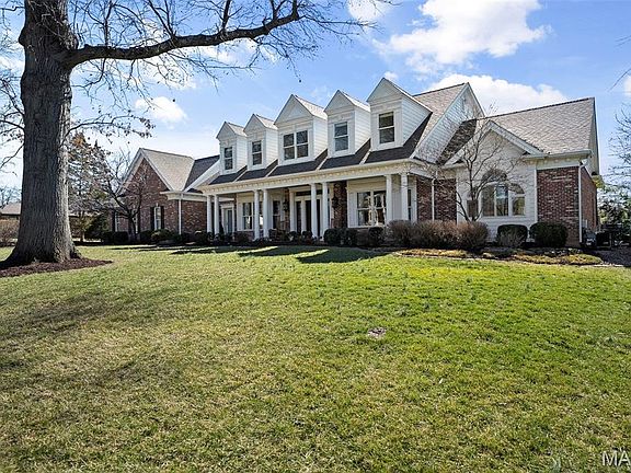 3rd image of 16 Outer Ladue Dr