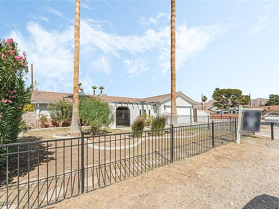 4th image of 4886 E Imperial Ave