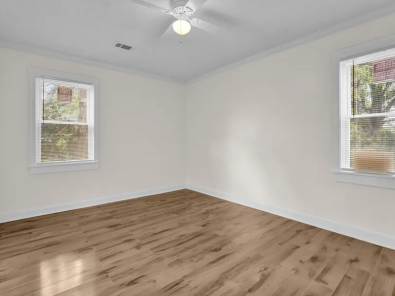 759 E Mallory Ave — Photo 10