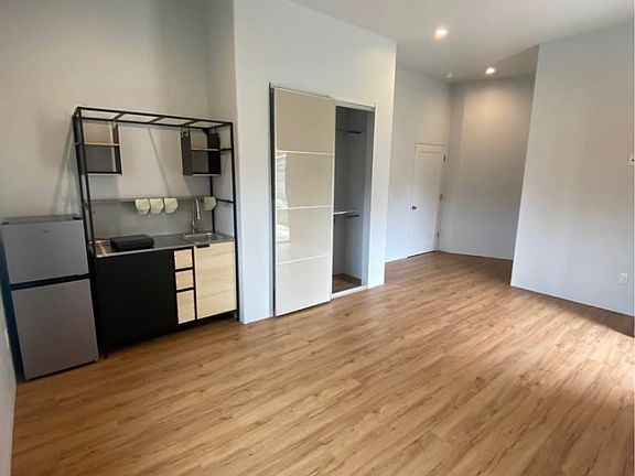 5th image of 11214 W 60th St #1
