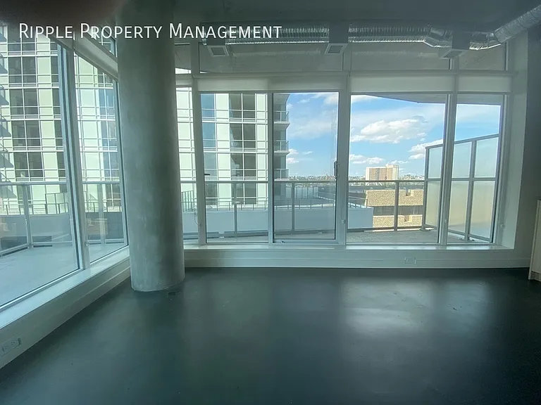 624 8th Ave SE #402 — Photo 2