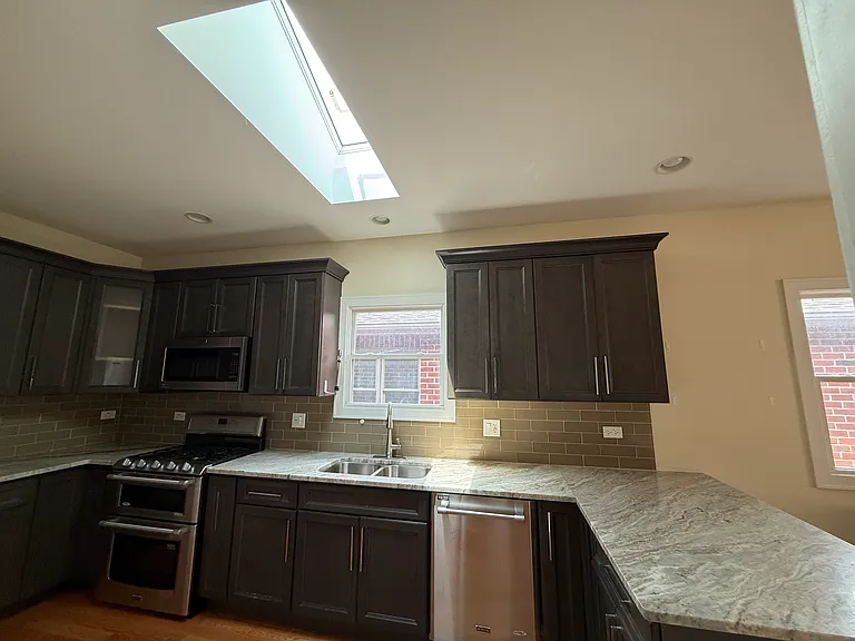 1110 N Christiana Ave — Photo 8