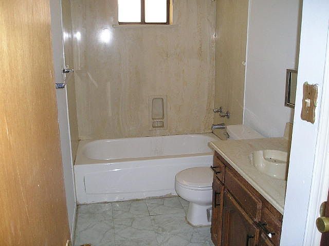 2nd image of 1010 W Chavez Ave