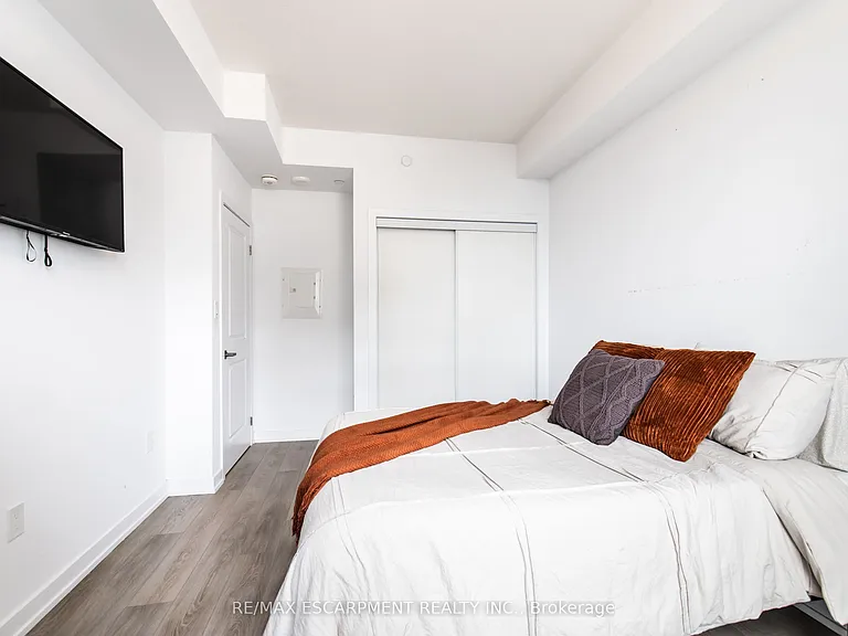 450 Dundas St E #708 — Photo 21