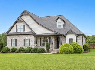 104 Tyler Ct, Advance, NC 27006