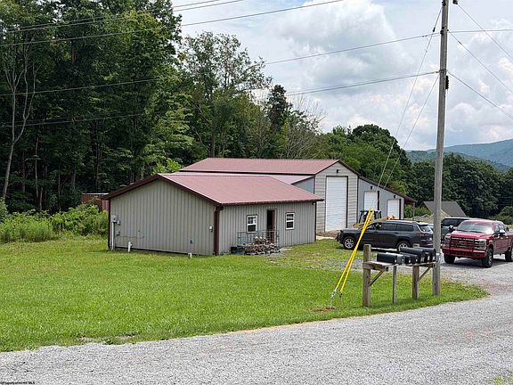 4th image of 25 Arrowhead Ln