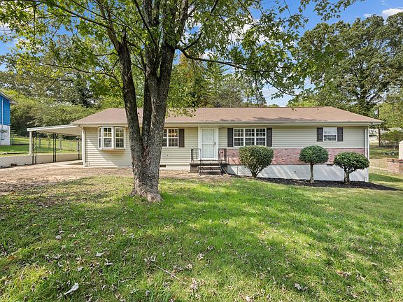 2nd image of 1541 Pin Oak Dr