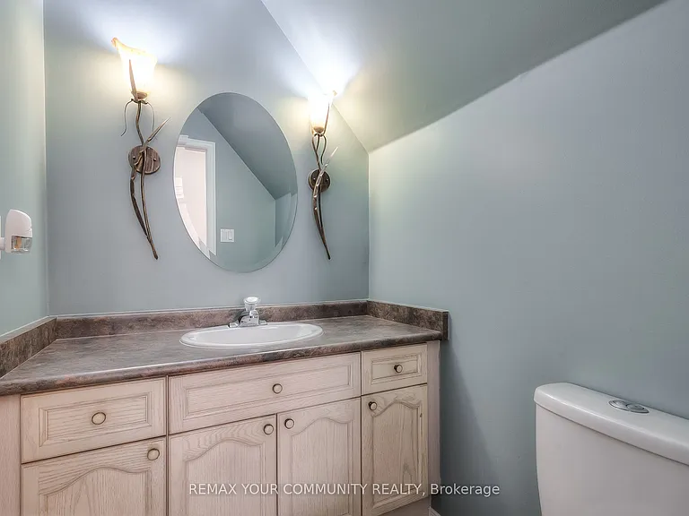 222 Kayla Cres #UPPER — Photo 13