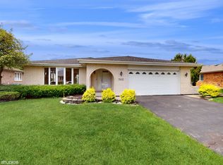 15600 Chapel Hill Rd, Orland Park, IL 60462