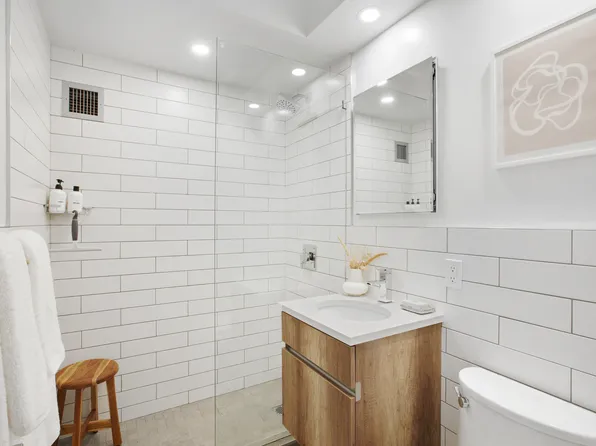 330 West 58th Street image 5 of 23