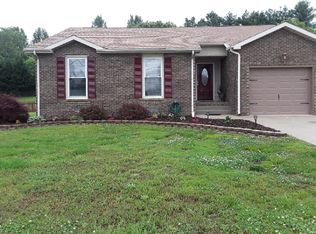 711 Clayton Dr, Clarksville, TN 37040