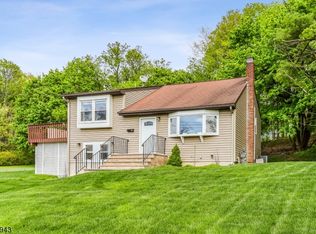 3 Adams Dr, Ogdensburg, NJ 07439