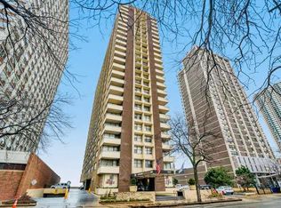 6157 N Sheridan Rd APT 8B, Chicago, IL 60660