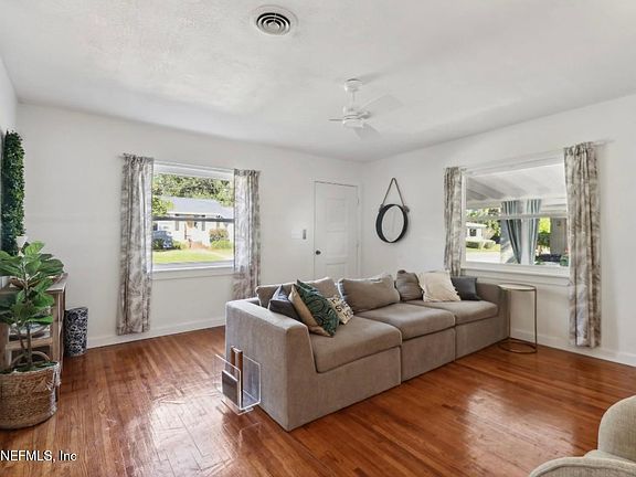 2nd image of 4246 MARQUETTE Avenue