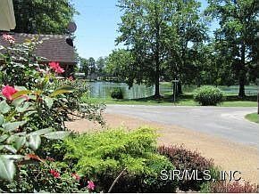 2nd image of 17 Fairway Dr
