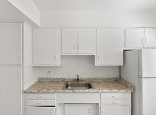 21501 Kingsville Ave #207, Harper Woods, MI 48225