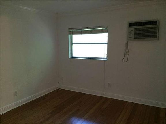 3rd image of 1014 Salzedo St APT 303