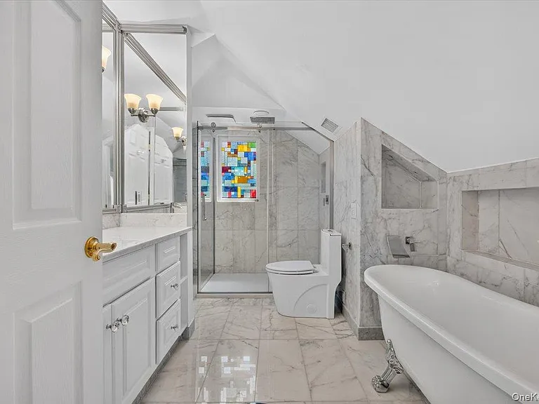 1155 Webster Ave — Photo 24