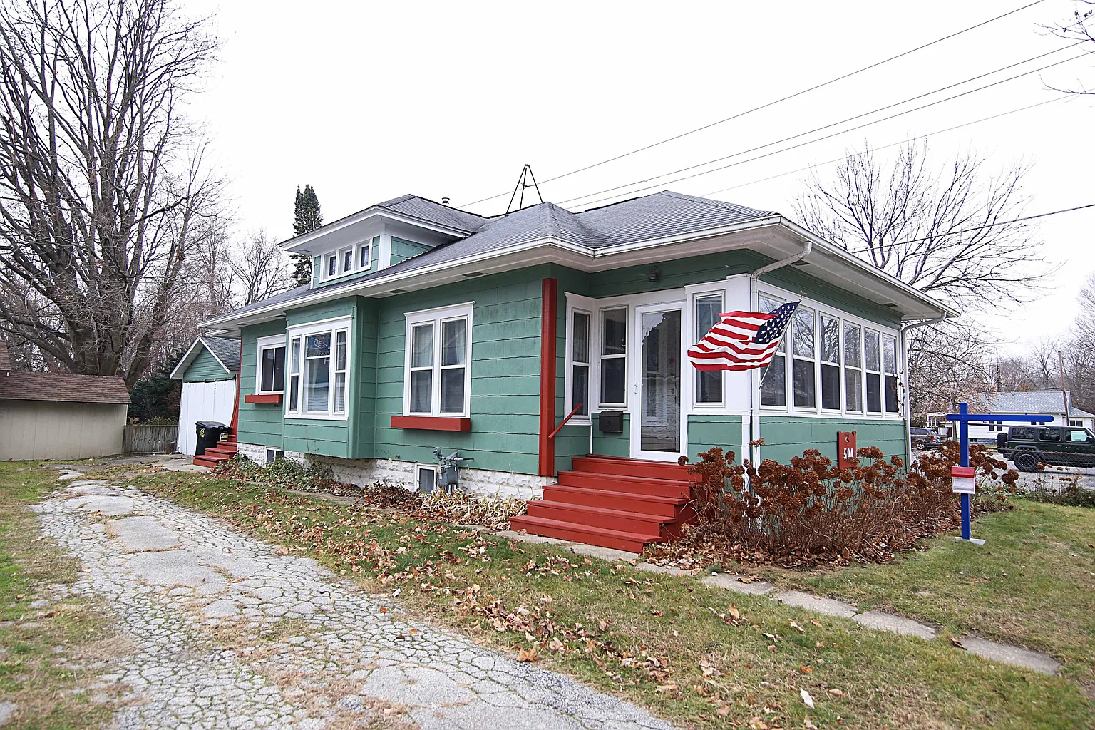 504 Millard St photo 1