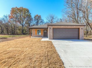 206 S Bixby St, Coweta, OK 74429