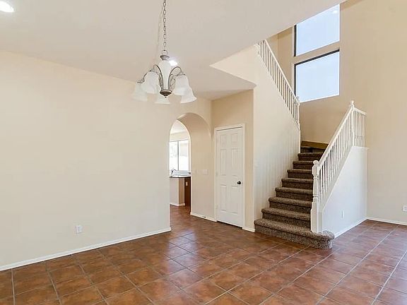 4th image of 18350 W La Mirada Dr