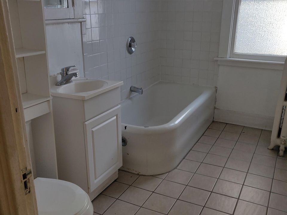 1st image of 87 Highgate Ave #1