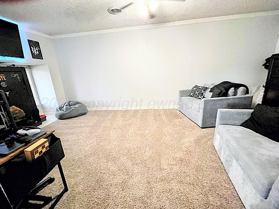 3rd image of 909 Michigan St