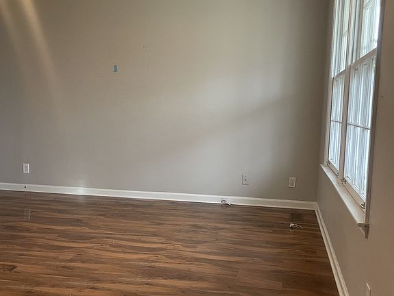 3rd image of 908 Cimarron Ct