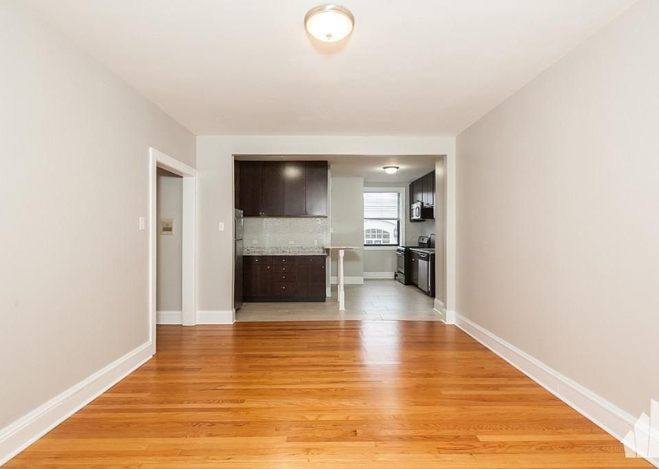 1st image of 4812 N Oakley Ave APT 2