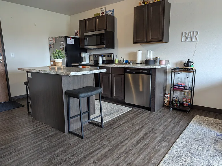Park West apartments — Photo 4